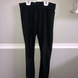 Plain black leggings